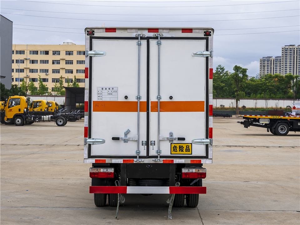 東風(fēng)途逸3.4米貨廂爆破器材運(yùn)輸車 東風(fēng)途逸3.4米貨廂爆破器材運(yùn)輸車