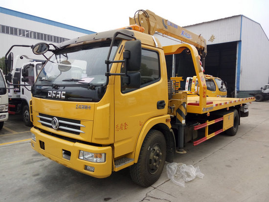 東風多利卡國五一拖二清障車(帶吊機) 東風多利卡國五一拖二清障車(帶吊機)