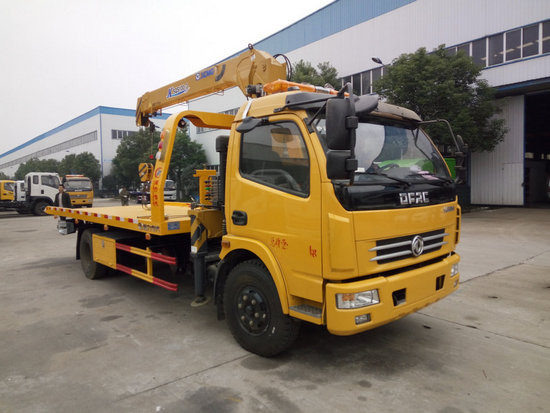 東風多利卡國五一拖二清障車(帶吊機) 東風多利卡國五一拖二清障車(帶吊機)