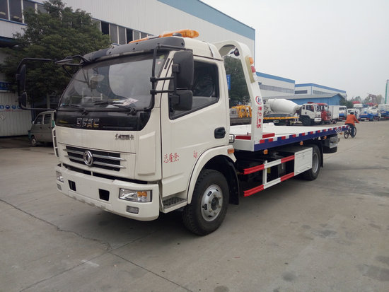 東風(fēng)多利卡一拖二清障車(黃牌) 東風(fēng)多利卡一拖二清障車(黃牌)