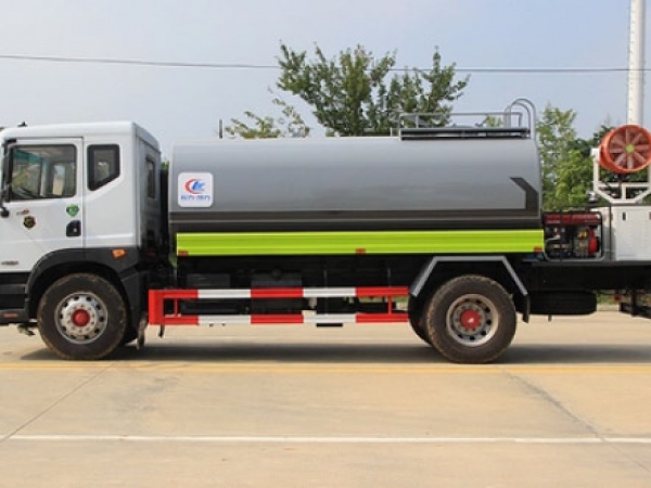 國(guó)六東風(fēng)D9 12噸 噴霧車(chē)