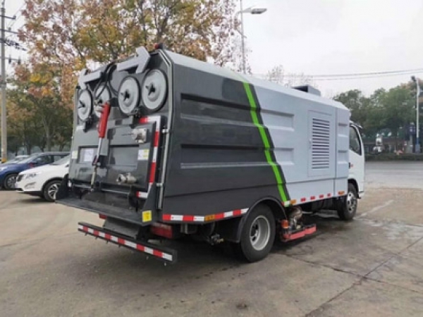 東風多利卡國六吸塵車 東風多利卡國六吸塵車