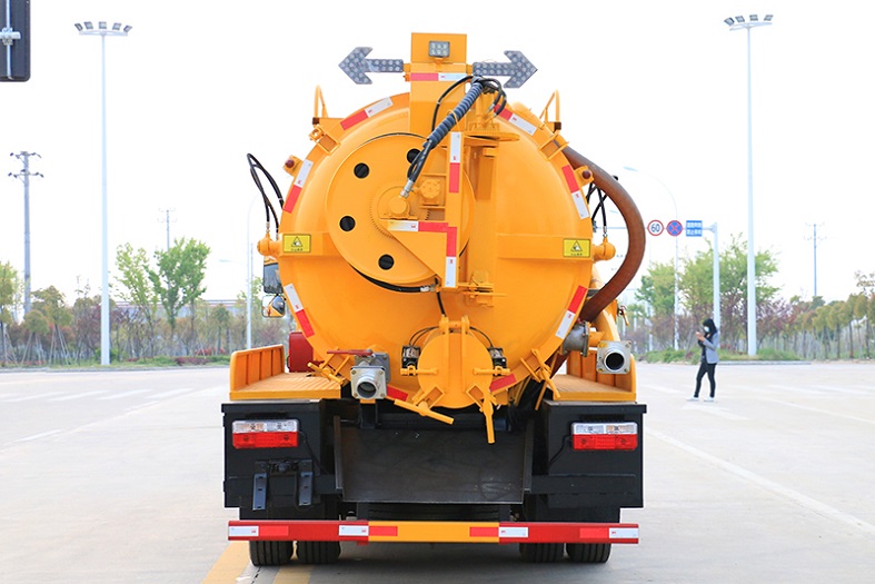 東風(fēng)大多利卡一體式10方清洗吸污車國六