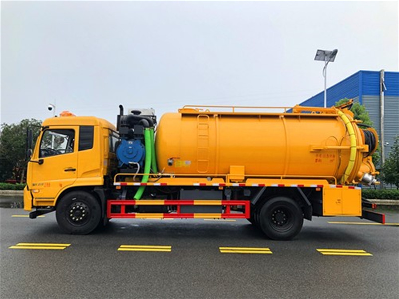 國六東風(fēng)天錦15方清洗吸污車帶副發(fā)