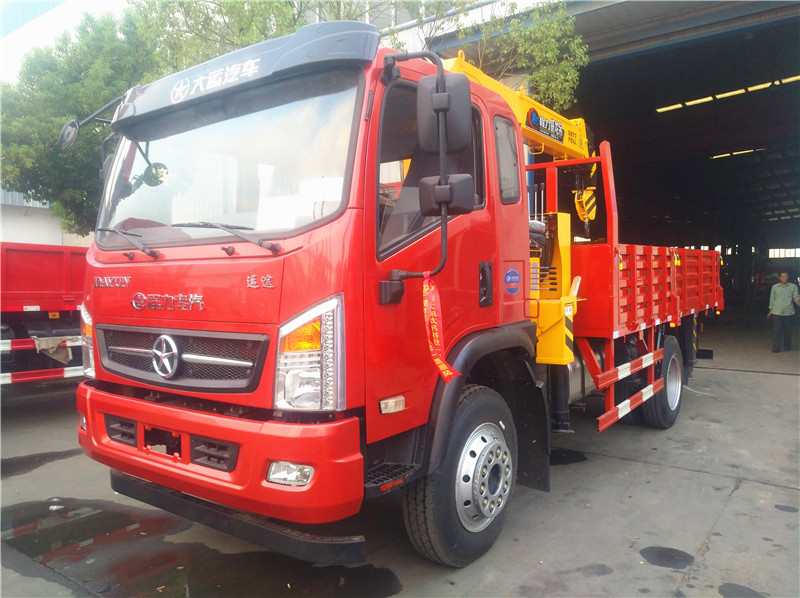 大運小黃牌6.3噸隨車吊 大運小黃牌6.3噸隨車吊