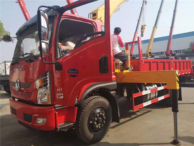 東風暢行D1L單橋6.3噸隨車吊 東風暢行D1L單橋6.3噸隨車吊