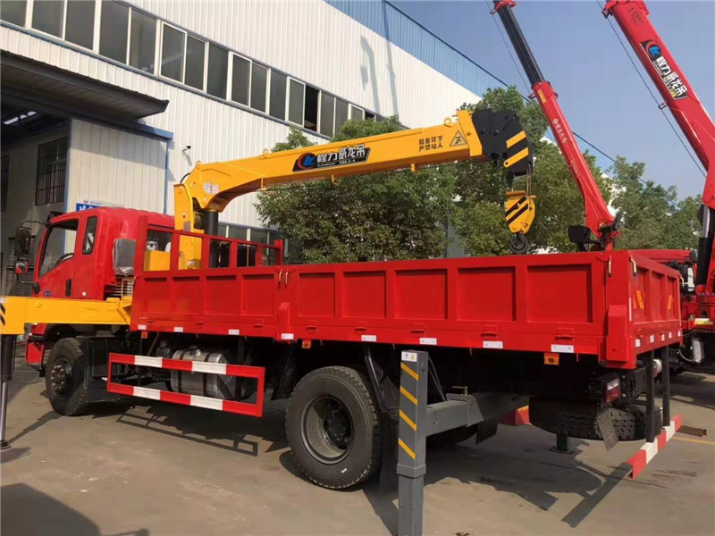 東風暢行D1L單橋6.3噸隨車吊 東風暢行D1L單橋6.3噸隨車吊