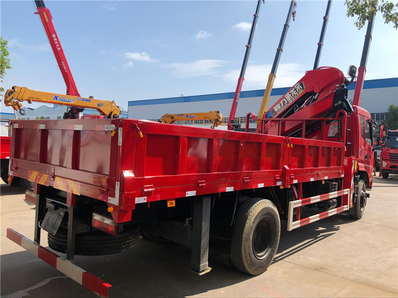 東風單橋折臂12噸隨車吊 東風單橋折臂12噸隨車吊