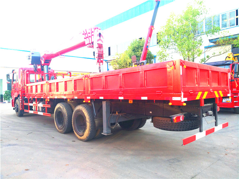 東風(fēng)錦程后雙橋12噸U型大臂隨車吊