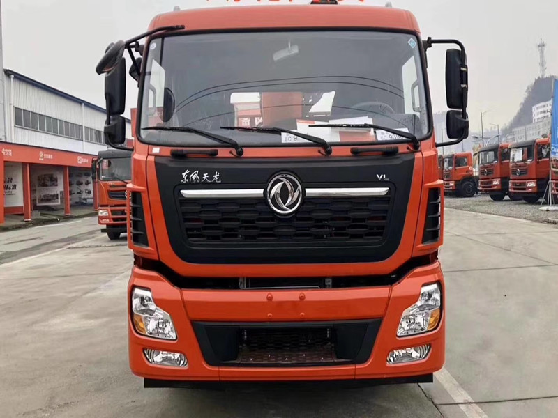 東風(fēng)天龍新款后八輪隨車吊