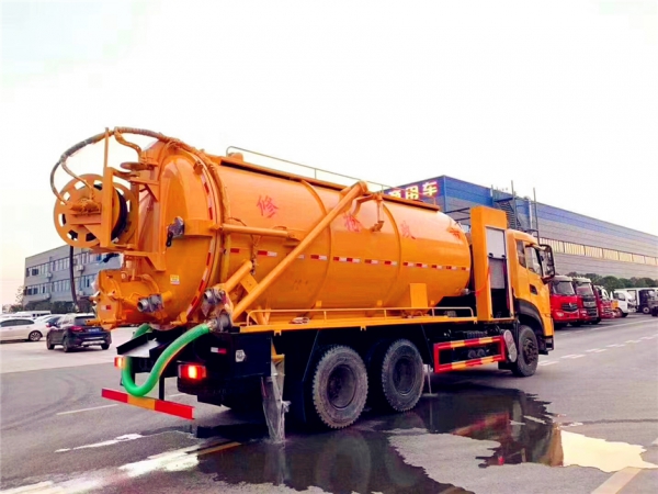 東風天龍大型市政搶修車 東風天龍大型市政搶修車