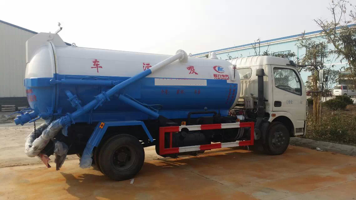 東風大多利卡7方吸污車 東風大多利卡7方吸污車