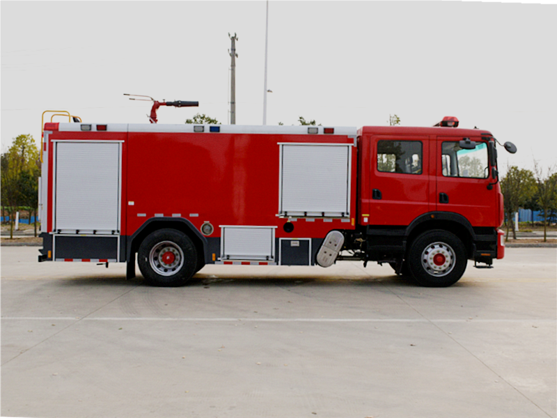 東風(fēng)8噸水罐消防車 東風(fēng)8噸水罐消防車