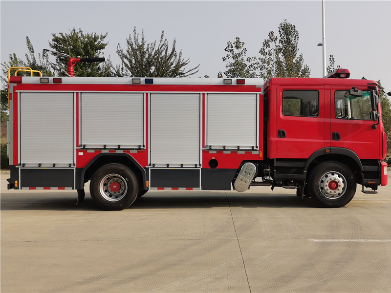 東風(fēng)7噸泡沫消防車 東風(fēng)7噸泡沫消防車