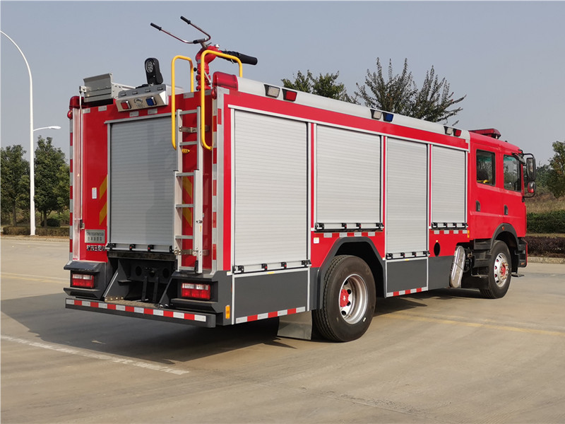 東風(fēng)7噸泡沫消防車 東風(fēng)7噸泡沫消防車